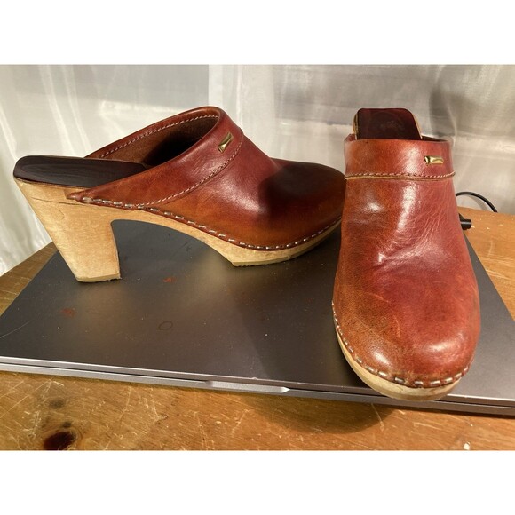 Swedish Hasbeens Shoes - Classic Clogs Rust 3” Heel Wooden Swedish Hasbeens Sandals Womens US 8 EU 39